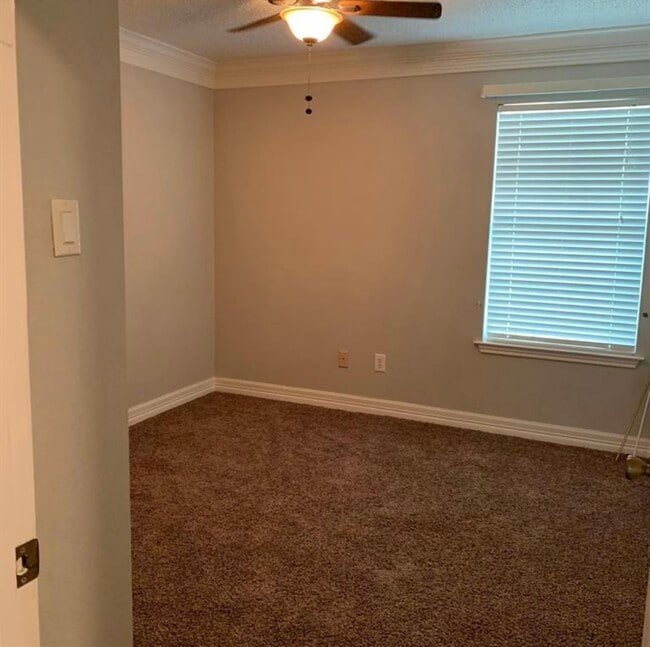 property at 10918 Vista Norte Ct