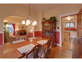 7360 21st Ave NW in Seattle, WA - Building Photo