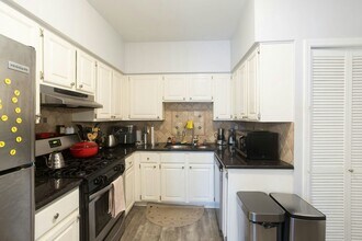 3708.1 N Sheffield Ave in Chicago, IL - Building Photo - Building Photo