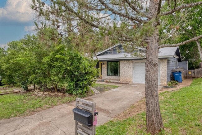 5304 Beechmoor Dr in Austin, TX - Building Photo - Building Photo