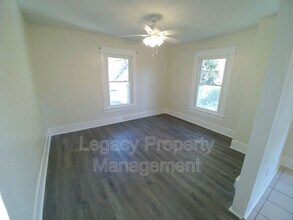 703 Askew St in Burlington, NC - Foto de edificio - Building Photo