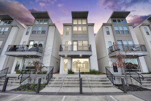 18716 Centro Main St in Shenandoah, TX - Building Photo