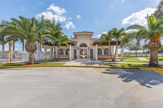 17920 NW 74th Ct in Hialeah, FL - Building Photo - Building Photo