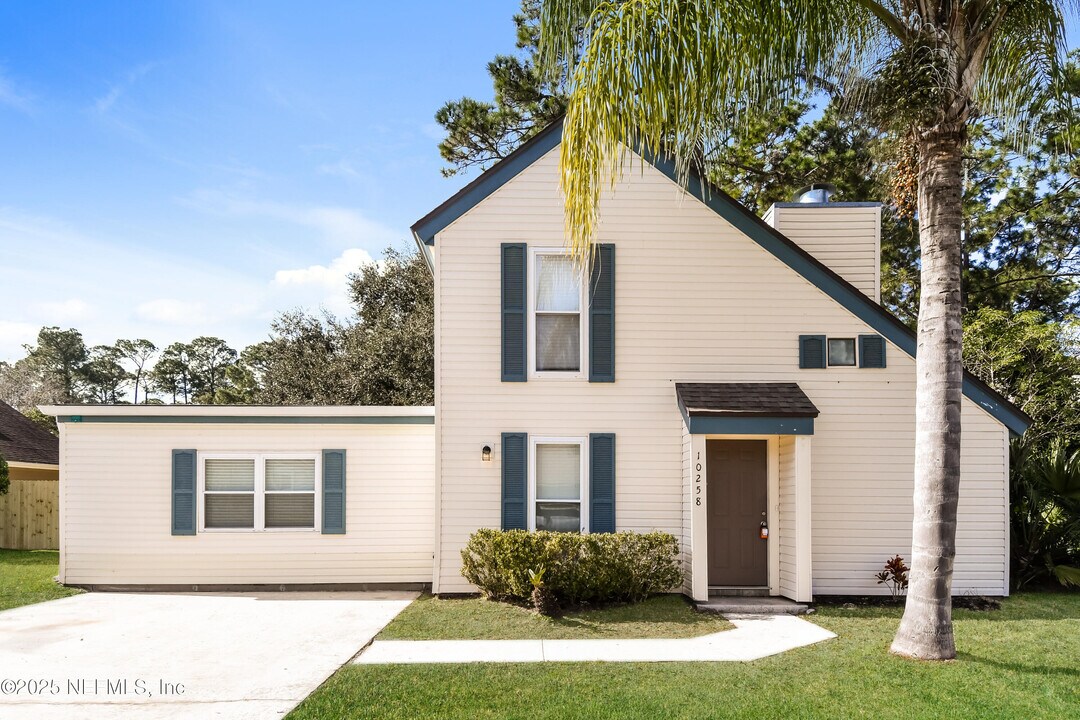 10258 Lake Pines Rd in Jacksonville, FL - Building Photo