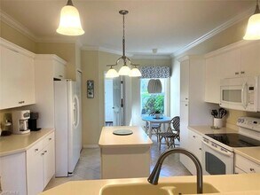 925 Palm View Dr in Naples, FL - Building Photo - Building Photo