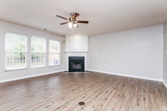 2043 Swimming Hole Cir in Raleigh, NC - Building Photo - Building Photo