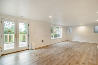 4616 SW Fairview Blvd in Portland, OR - Building Photo - Building Photo