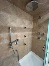 5550 N Braeswood Blvd in Houston, TX - Building Photo - Building Photo