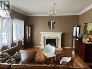 1482 Sandpiper Rd in Oakville, ON - Building Photo - Building Photo