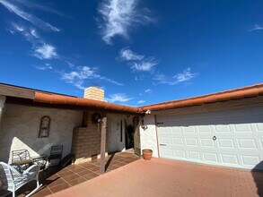 6817 Warren Vista Ave in Yucca Valley, CA - Foto de edificio - Building Photo
