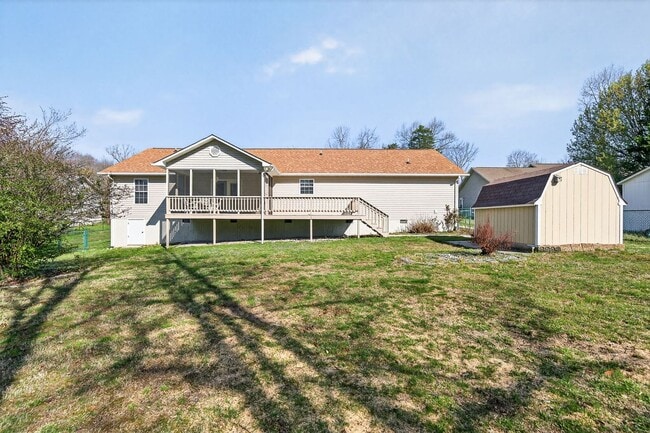 39 Calloway Dr in Crossville, TN - Building Photo - Building Photo