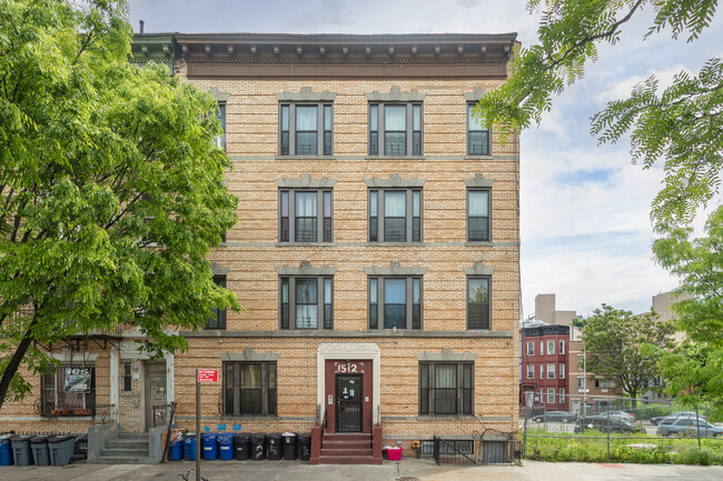 1512 Eastern Pky in Brooklyn, NY - Foto de edificio - Building Photo