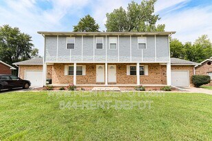 306-308 Bob Ct Dr in Evansville, IN - Building Photo