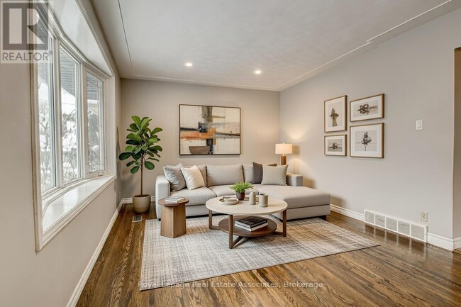 45 Bond St in Kitchener, ON - Building Photo - Building Photo