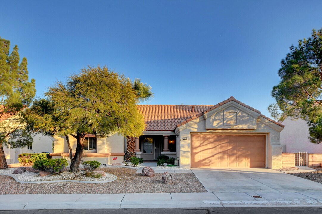 3020 Hidden Treasure Dr in Las Vegas, NV - Building Photo