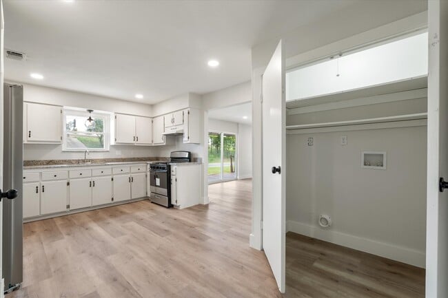 property at 7104 Dallas St