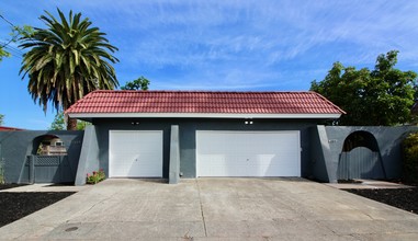 4467 Hoen Ave in Santa Rosa, CA - Building Photo - Building Photo