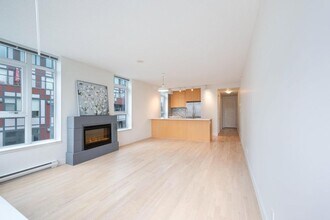 1 E 7th Ave in Vancouver, BC - Building Photo - Building Photo