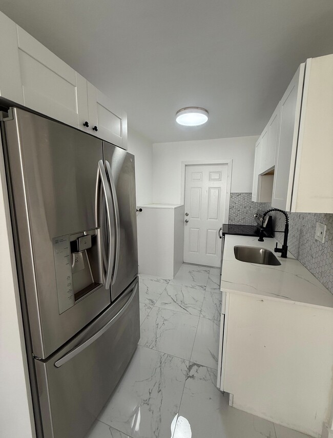 1225 NW 2nd St, Unit #3 in Fort Lauderdale, FL - Foto de edificio - Building Photo