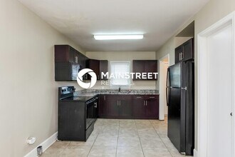1130 Mona Dr in Charlotte, NC - Building Photo - Building Photo