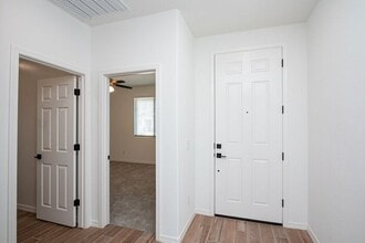 5523 W McNeil St in Phoenix, AZ - Building Photo - Building Photo