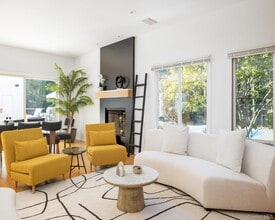 15 Pheasant Run in Southampton, NY - Building Photo - Building Photo