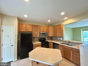 190 Monte Carlo Way in Charles Town, WV - Building Photo - Building Photo