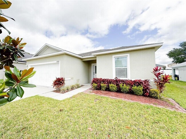 5525 Forest Ridge Dr in Winter Haven, FL - Building Photo - Building Photo