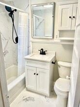 1009 Madison St in Syracuse, NY - Foto de edificio - Building Photo