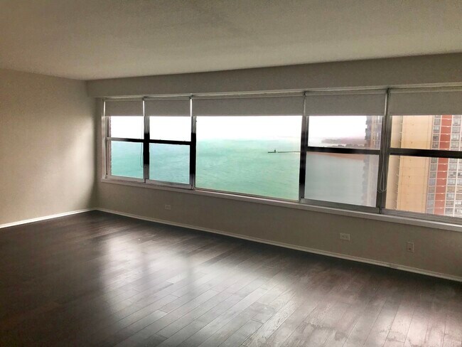 6157 N Sheridan Rd in Chicago, IL - Building Photo - Building Photo