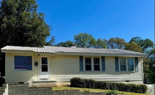 75 Park St in Toccoa, GA - Foto de edificio