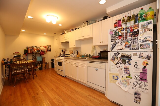 922 W Addison St, Unit Garden, Unit Garden