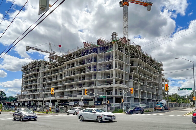 8188 Yonge Condos in Vaughan, ON - Building Photo - Building Photo