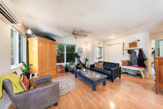 627 Prince Ave in Healdsburg, CA - Building Photo - Building Photo