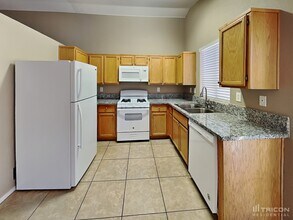 3688 Copper Cactus Dr in Las Vegas, NV - Building Photo - Building Photo