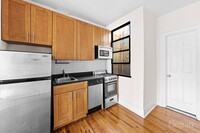 1606 1st Ave. in New York, NY - Building Photo - Building Photo