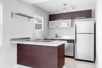 416 NE 15th Ave, Unit 14 in Fort Lauderdale, FL - Foto de edificio - Building Photo