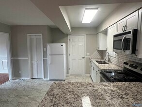 3912 Richland Dr NW in Huntsville, AL - Building Photo - Building Photo
