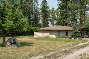 23 Lilac Ln in Kalispell, MT - Building Photo