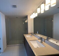 5168 NW 84th Ave, Unit 1808 in Doral, FL - Foto de edificio - Building Photo