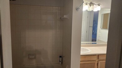 1600 Spring Gate Dr, Unit 2214 in McLean, VA - Building Photo - Building Photo