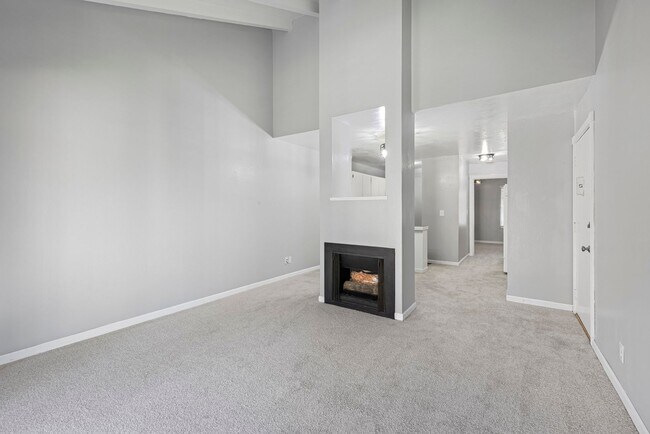 2730 Oak Rd in Walnut Creek, CA - Foto de edificio - Building Photo