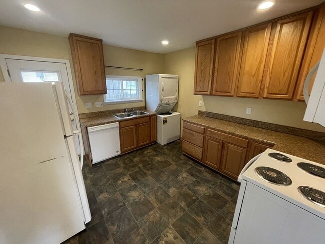 107 N Wakefield St in Zebulon, NC - Building Photo - Building Photo
