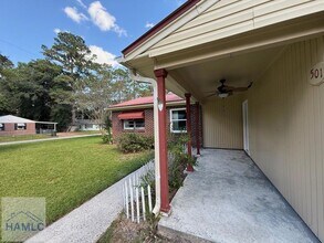 501 Patton Rd in Hinesville, GA - Foto de edificio - Building Photo