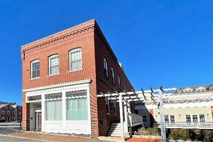 9 Barton Sq, Unit 2 in Salem, MA - Building Photo