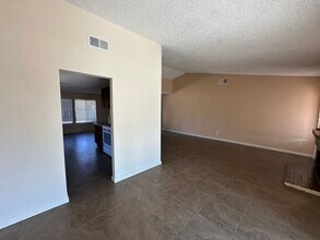 11715 Prosperity Ln in Moreno Valley, CA - Building Photo - Building Photo