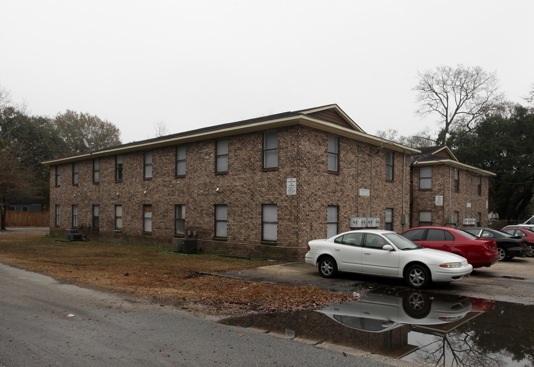 5555 Mole Ln in Charleston, SC - Building Photo