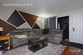 5528 Brookdale Dr N in Minneapolis, MN - Building Photo - Building Photo