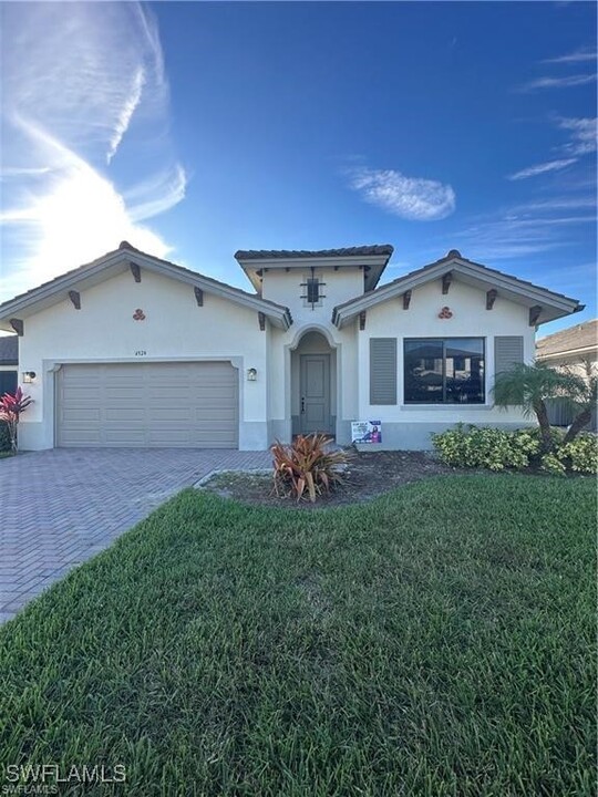 4924 Gambero Wy in Ave Maria, FL - Building Photo