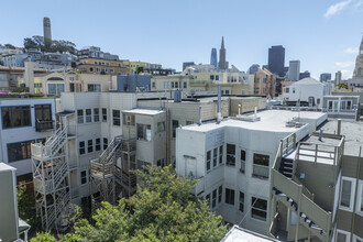 532 Lombard St in San Francisco, CA - Building Photo - Building Photo